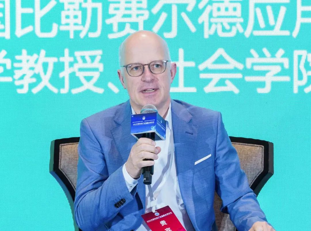 Michael Stricker（中文名：许嘉铭）教授